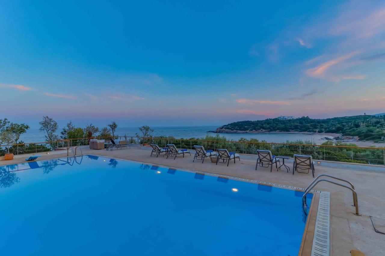 Black Diamond Beachfront Pool Villa Pasithea In Sounio, Athens Szúnio Kültér fotó