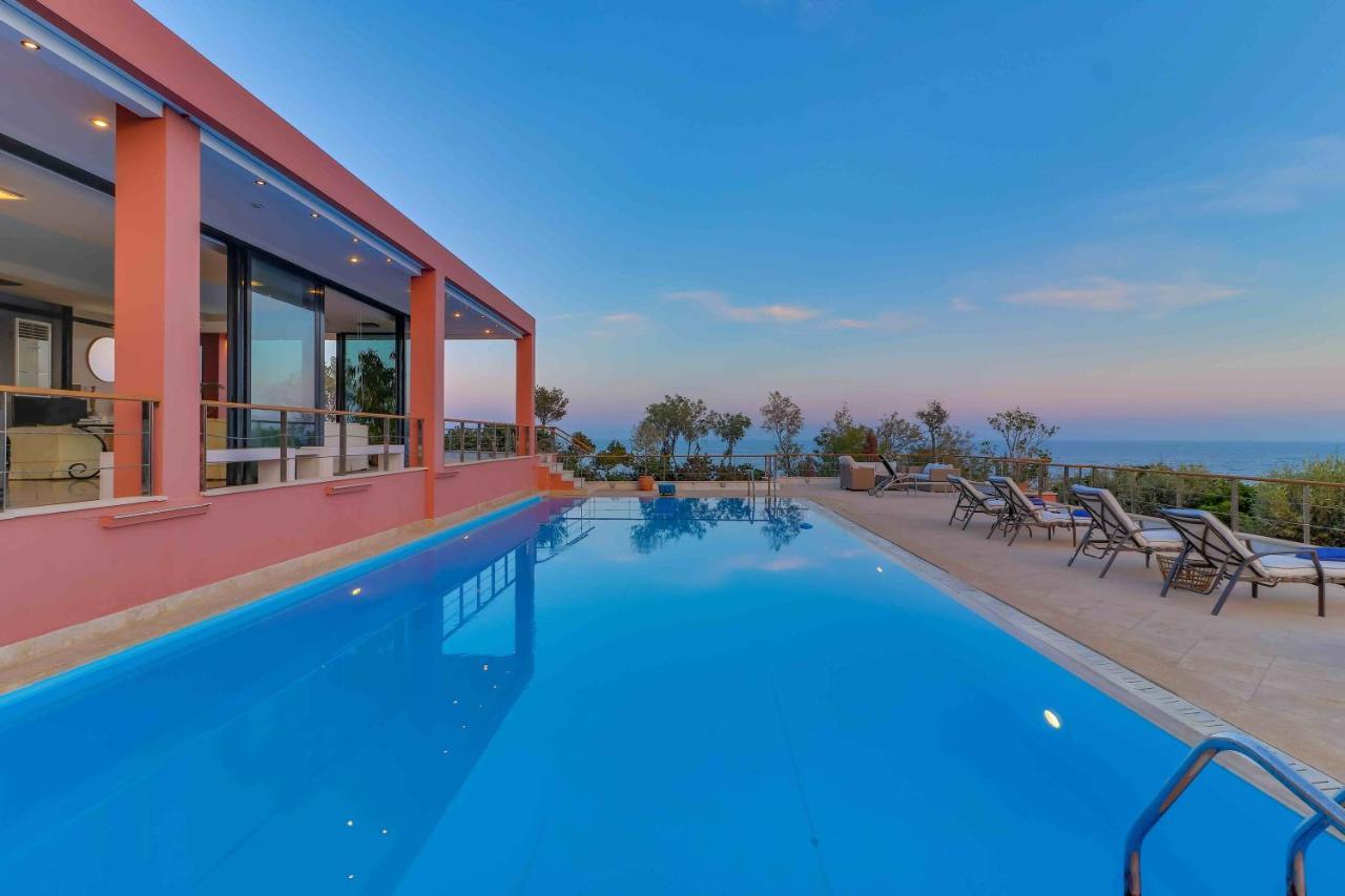 Black Diamond Beachfront Pool Villa Pasithea In Sounio, Athens Szúnio Kültér fotó