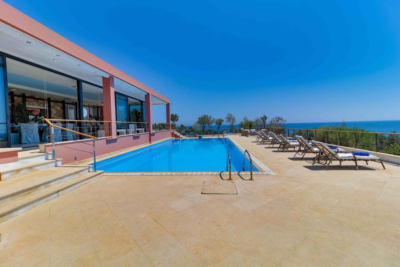 Black Diamond Beachfront Pool Villa Pasithea In Sounio, Athens Szúnio Kültér fotó