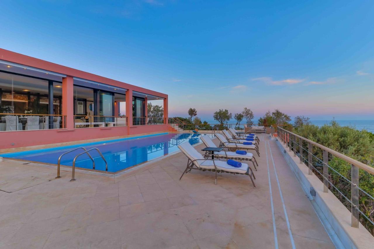 Black Diamond Beachfront Pool Villa Pasithea In Sounio, Athens Szúnio Kültér fotó